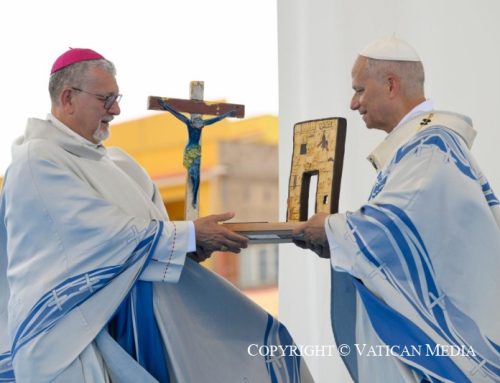 “Il mare dei naufraghi e quello dei vacanzieri non abbiano muri invisibili”. Papa Leone XIV a Lampedusa.